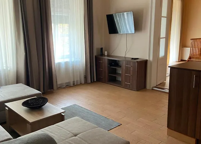 Petoefi House